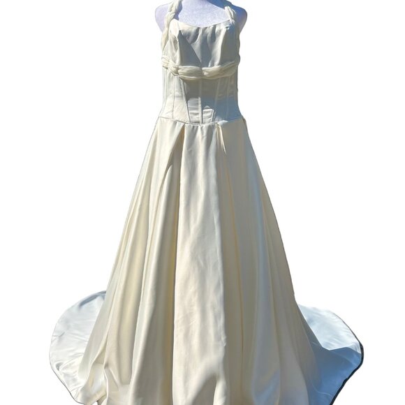 Size 8 My Fair Bride Ivory Wedding Dress - Picture 7 of 15